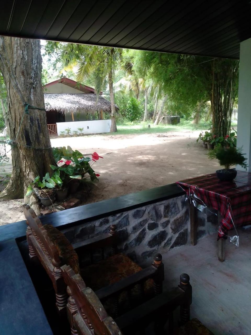 Soma Cabana, Homestay & Restaurant Tangalle Extérieur photo