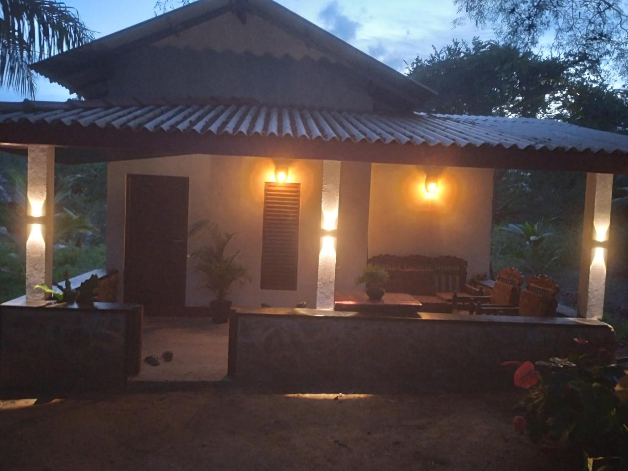 Soma Cabana, Homestay & Restaurant Tangalle Extérieur photo